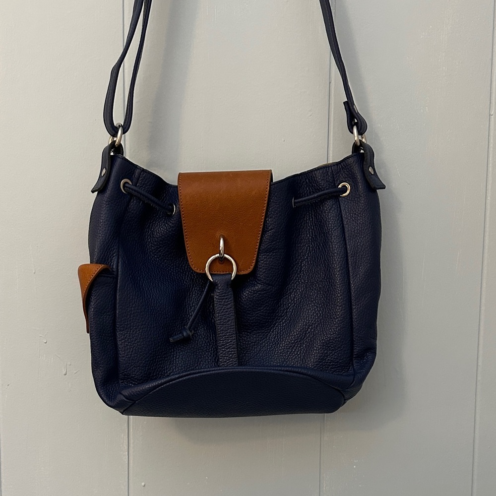 The Trend Leather Drawstring Bag – Flap Closure